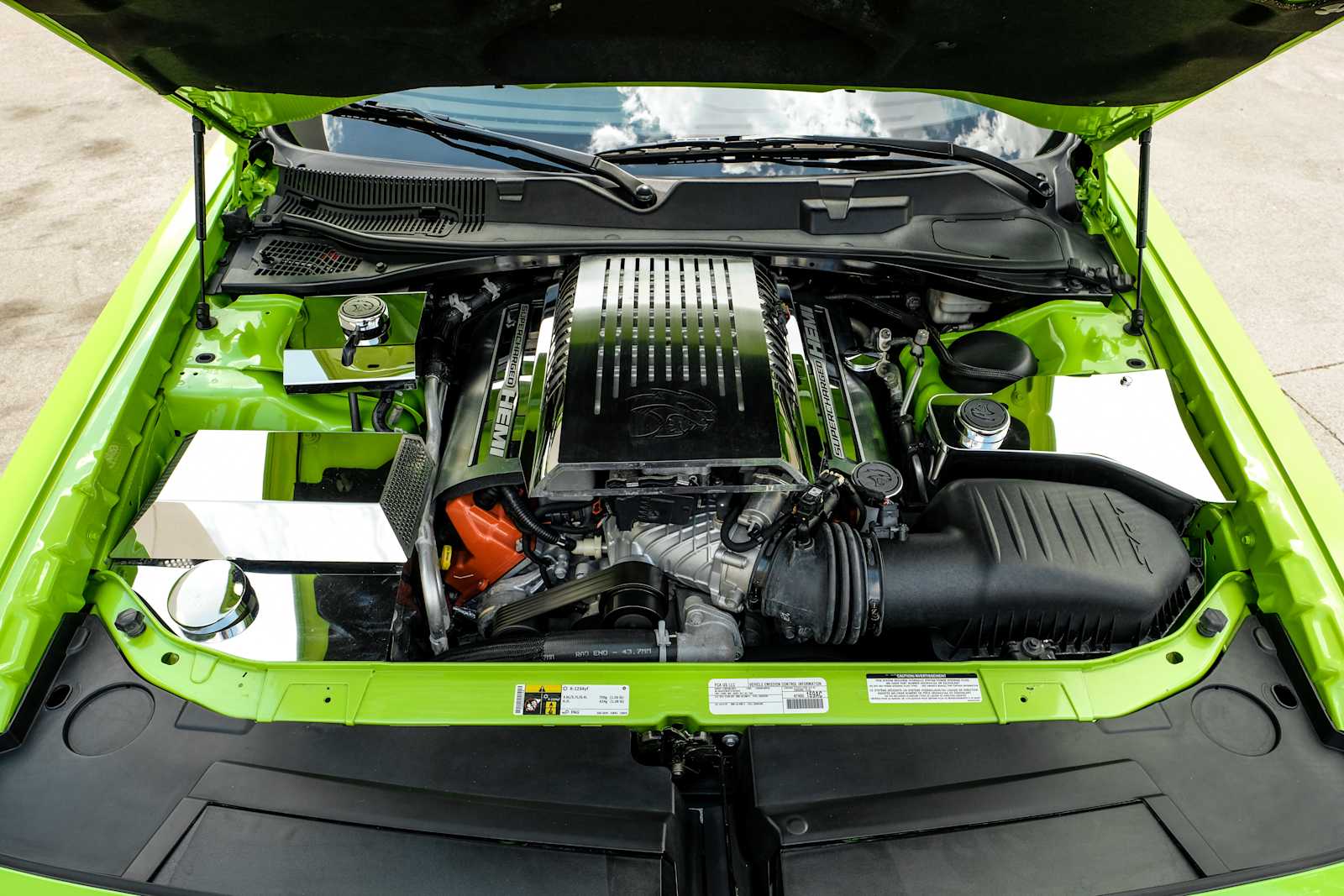 2015 Dodge Challenger SRT - Photo 40