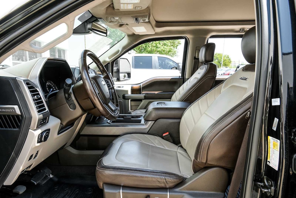 Used 2018 Ford Super Duty F-350 SRW Limited 4WD Crew Cab 6.75 Box Truck