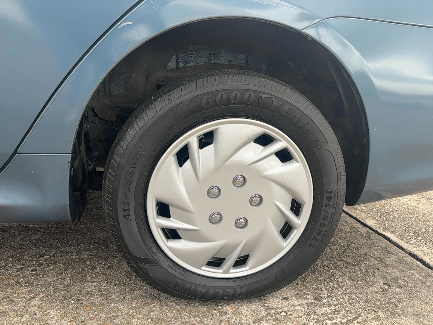 2013 Toyota Corolla L - Photo 9