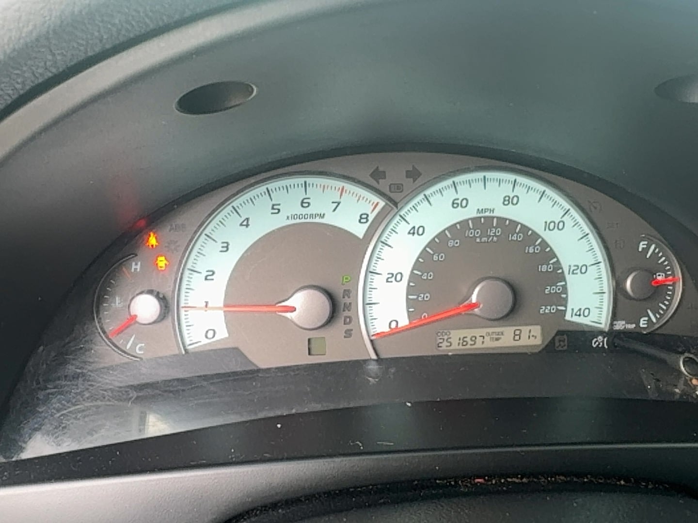 2010 Toyota Camry LE - Photo 13