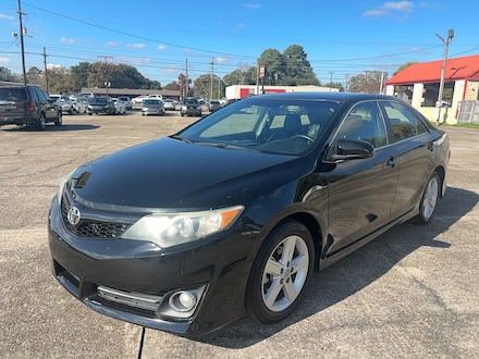 2014 Toyota Camry SE Sport Sedan