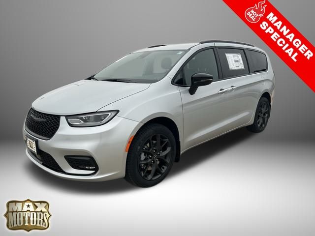 2026 Chrysler Pacifica Passenger Van 
