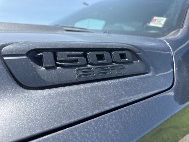 2025 Ram 1500 Tradesman photo 4
