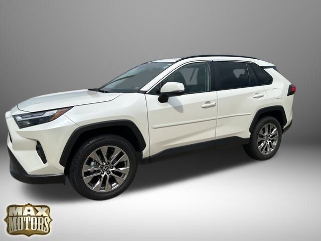 2022 Toyota RAV4 XLE Premium photo 2