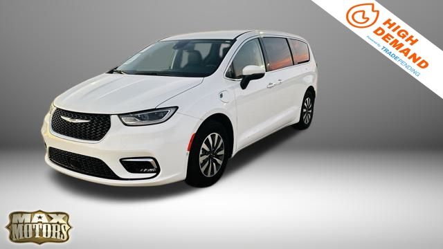 2023 Chrysler Pacifica Hybrid Touring L's photo