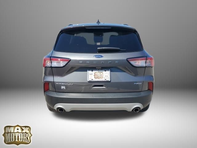 2022 Ford Escape Titanium photo 4