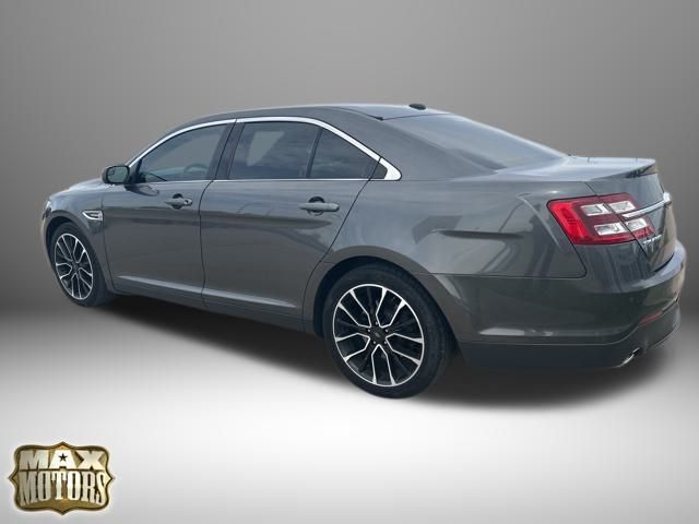 2018 Ford Taurus SEL photo 4