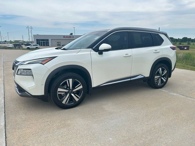 Used 2023 Nissan Rogue SL with VIN 5N1BT3CB9PC691631 for sale in Kansas City