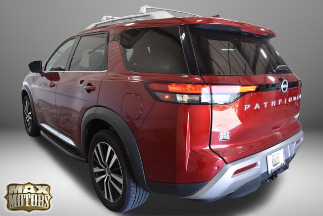 2023 Nissan Pathfinder Platinum photo 3