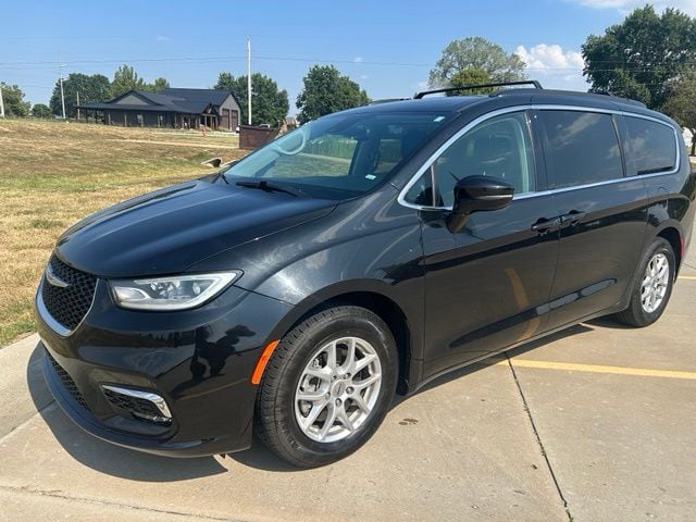 Used 2022 Chrysler Pacifica Touring L with VIN 2C4RC1BG5NR191832 for sale in Kansas City