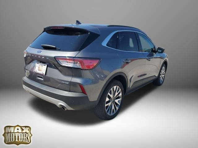 2022 Ford Escape Titanium photo 3