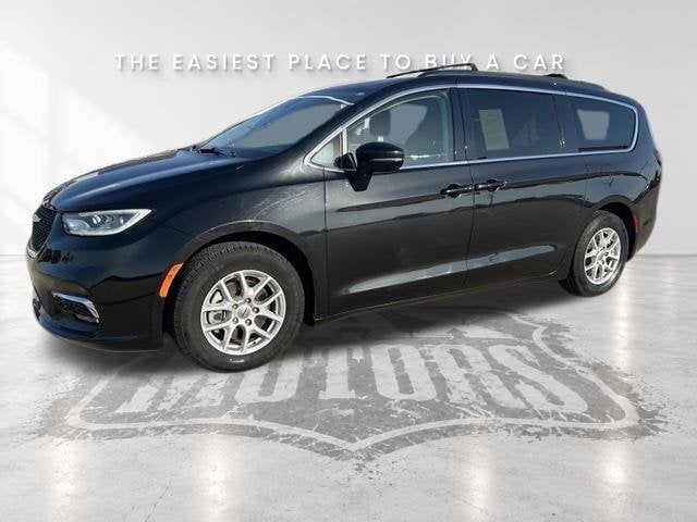 Used 2022 Chrysler Pacifica Touring L with VIN 2C4RC1BG5NR191832 for sale in Kansas City