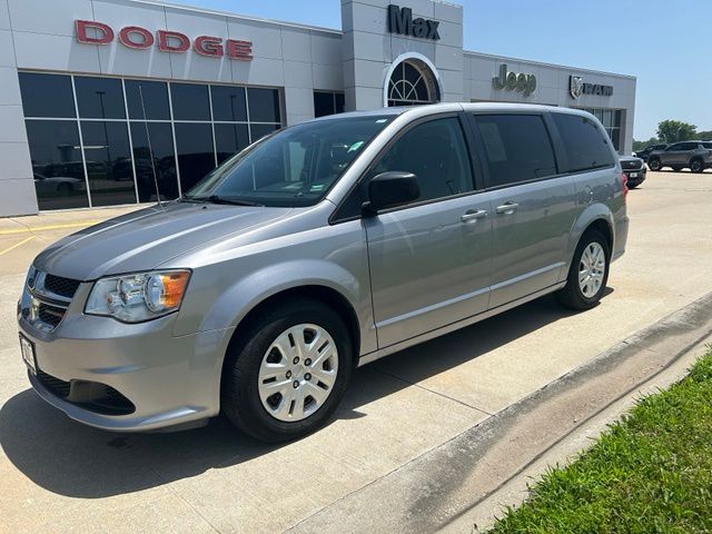 Used 2018 Dodge Grand Caravan SE with VIN 2C4RDGBG1JR296815 for sale in Clinton, MO