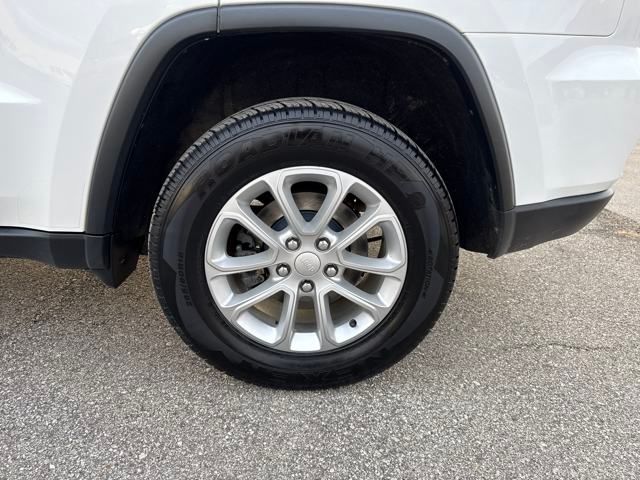 2021 Jeep Grand Cherokee Laredo E photo 4