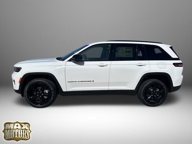 2024 Jeep Grand Cherokee Limited photo 3
