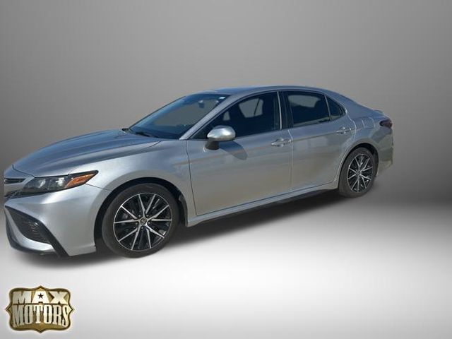 Used 2021 Toyota Camry SE with VIN 4T1G11AK4MU468518 for sale in Kansas City
