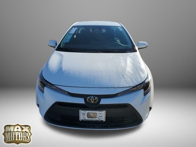 2024 Toyota Corolla LE photo 3