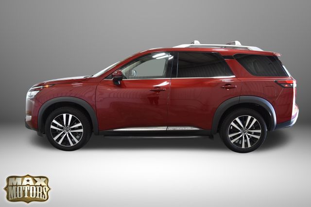 2023 Nissan Pathfinder Platinum photo 2