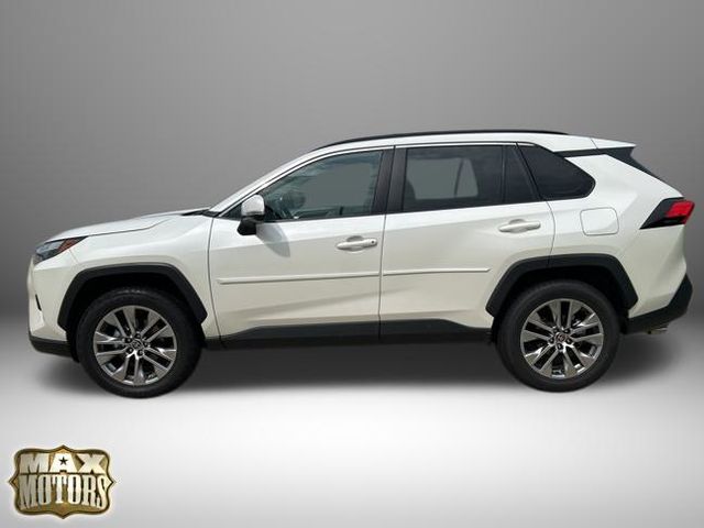 2022 Toyota RAV4 XLE Premium photo 3