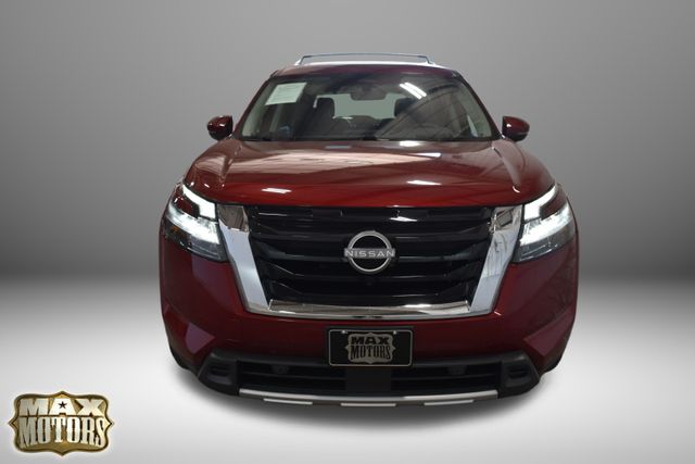 2023 Nissan Pathfinder Platinum photo 2
