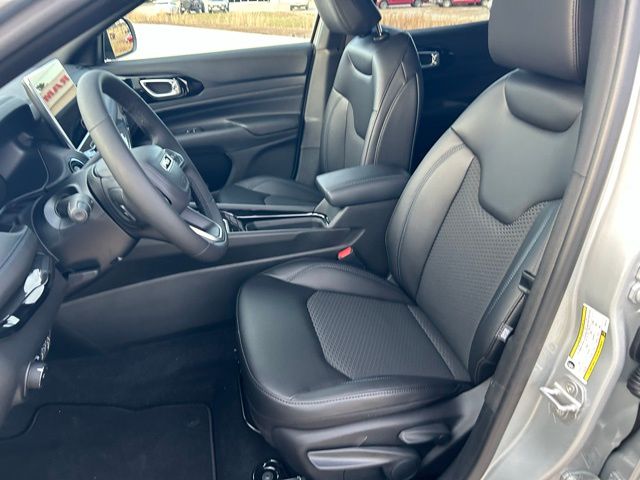 2026 Jeep Compass Latitude Altitude - Photo 13