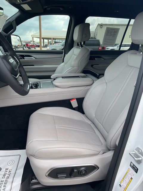 2026 Jeep Grand Wagoneer Base - Photo 14