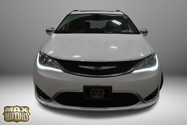 Used 2020 Chrysler Pacifica Limited with VIN 2C4RC1GG6LR187083 for sale in Kansas City