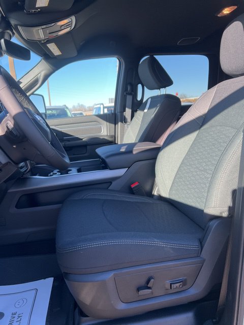 2026 RAM 3500 Big Horn - Photo 12