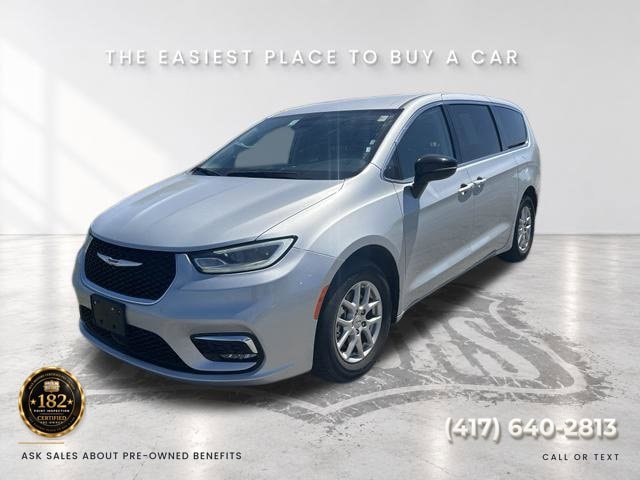 Used 2024 Chrysler Pacifica Touring L with VIN 2C4RC1BG3RR172069 for sale in Kansas City