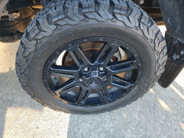 2019 Toyota Tundra SR5 CrewMax photo 4