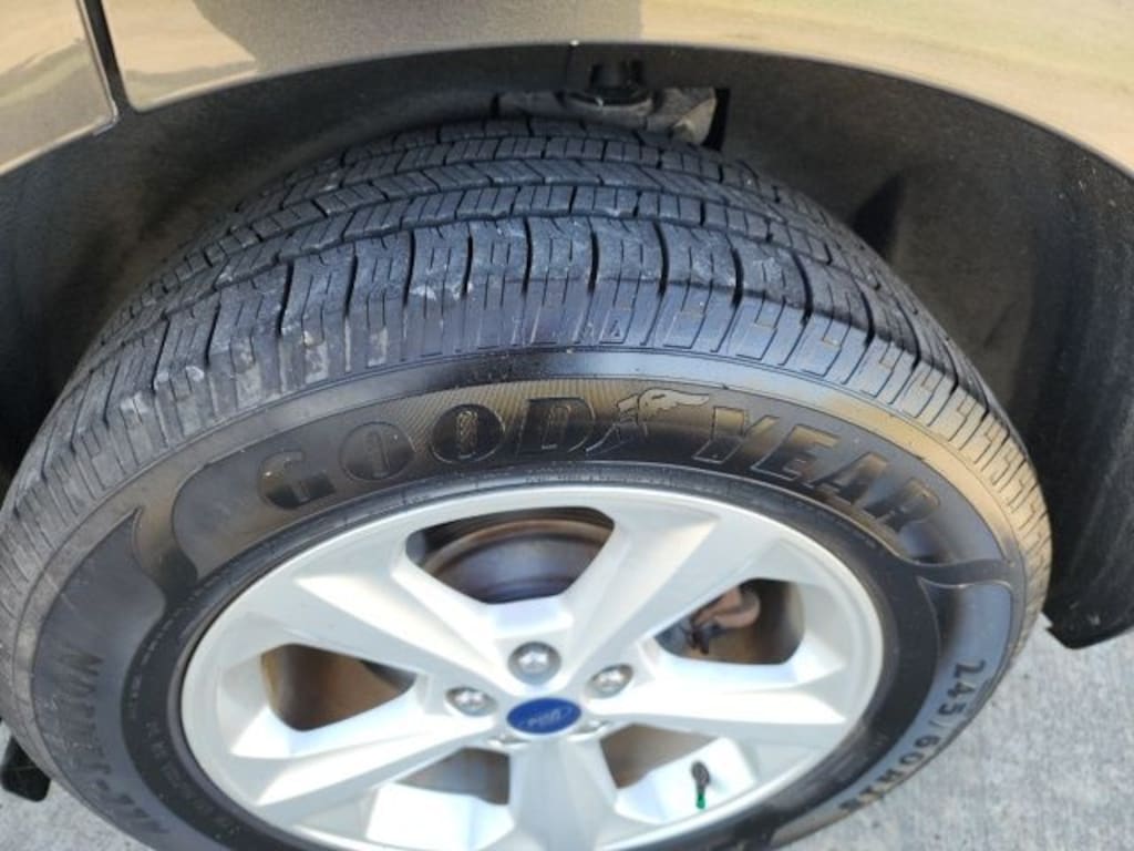 Used 2017 Ford Edge SE SUV