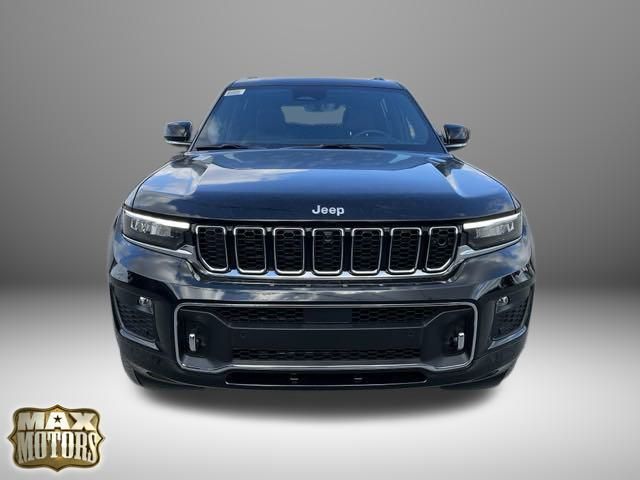 2025 Jeep Grand Cherokee Overland photo 2