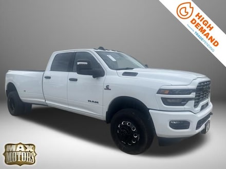 2026 Ram 3500 BIG HORN CREW CAB 4X4 8' BOX Pickup
