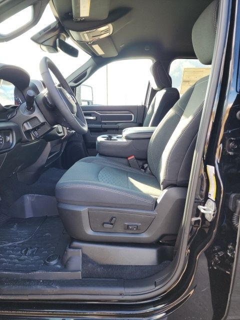2026 RAM 3500 Big Horn - Photo 21