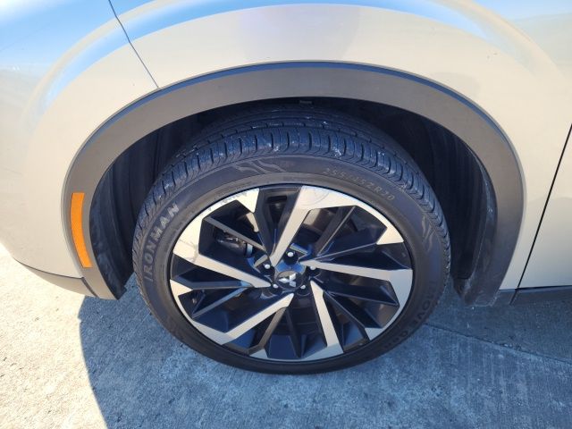 2023 Mitsubishi Outlander PHEV SE photo 2