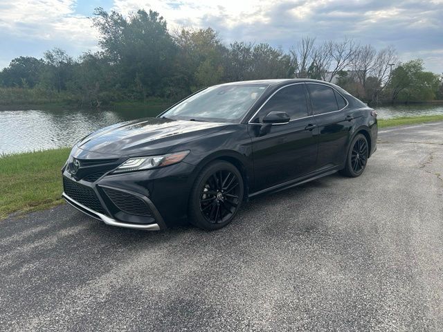 Used 2021 Toyota Camry XSE with VIN 4T1K61AKXMU533089 for sale in Kansas City