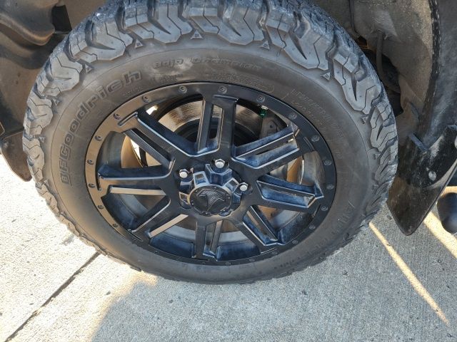 2019 Toyota Tundra SR5 CrewMax photo 3