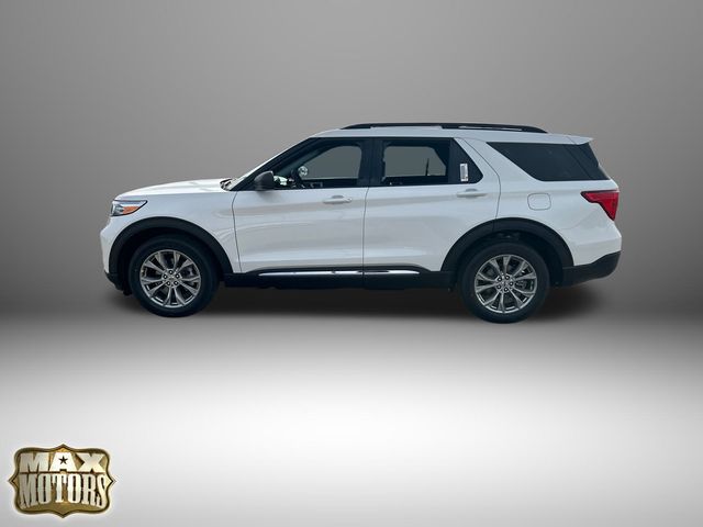 2024 Ford Explorer XLT photo 2