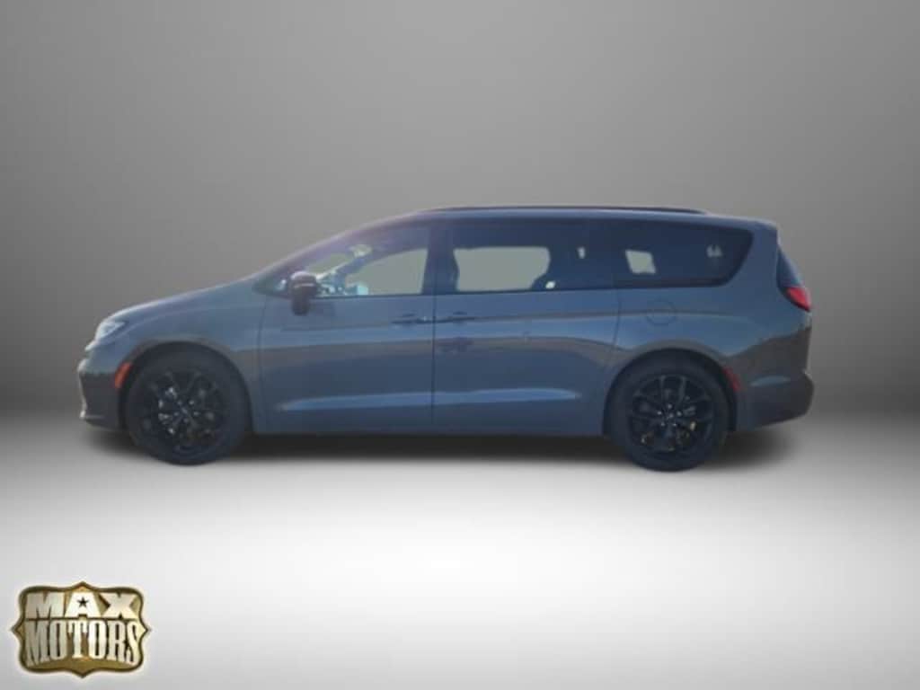 Used 2025 Chrysler Pacifica Limited Van Passenger Van