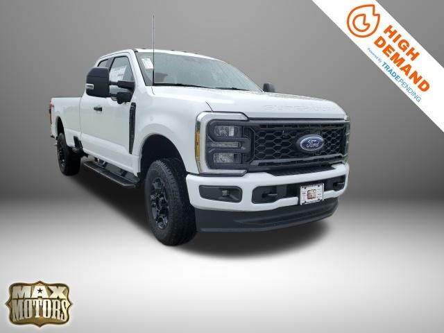 2025 Ford F-350 Super Duty XL's photo