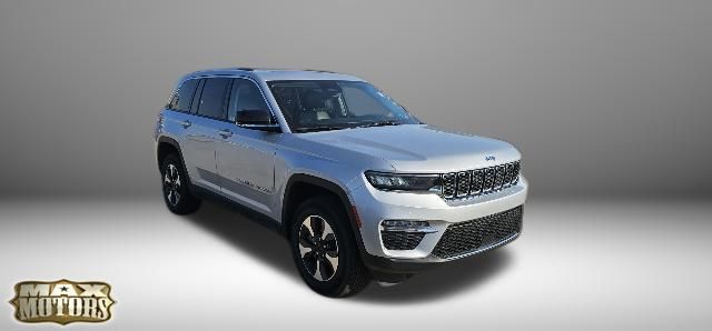 Used 2024 Jeep Grand Cherokee 4xe with VIN 1C4RJYB6XRC710376 for sale in Kansas City
