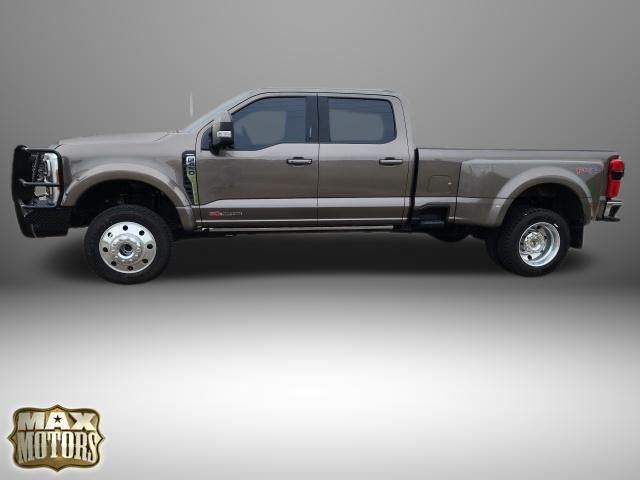 2023 Ford F-450 Lariat photo 3