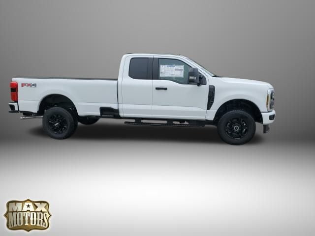 2025 Ford F-350 XL photo 2