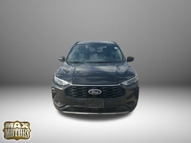 2023 Ford Escape ST-Line photo 2