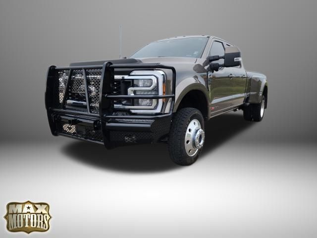 2023 Ford F-450 Lariat photo 2