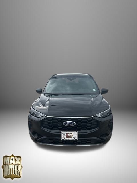 2024 Ford Escape ST-Line photo 2