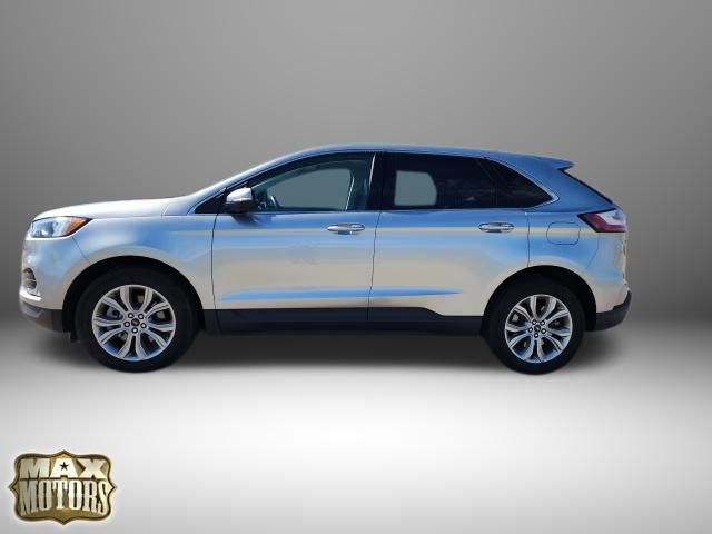 2024 Ford Edge Titanium photo 2