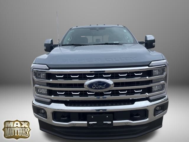 2026 Ford F-350 Lariat photo 2