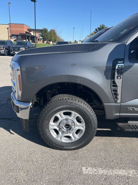 2026 Ford F-250 XLT photo 2