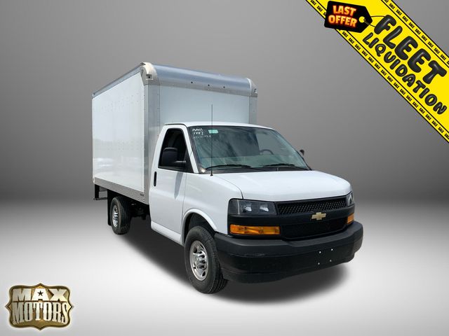 2022 Chevrolet Express Cutaway Truck 